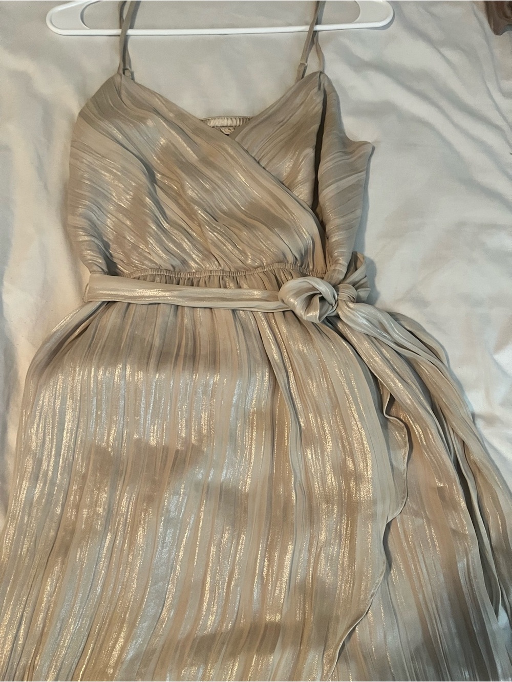 Express Metallic Pleated Midi Dress in Champagne sz small